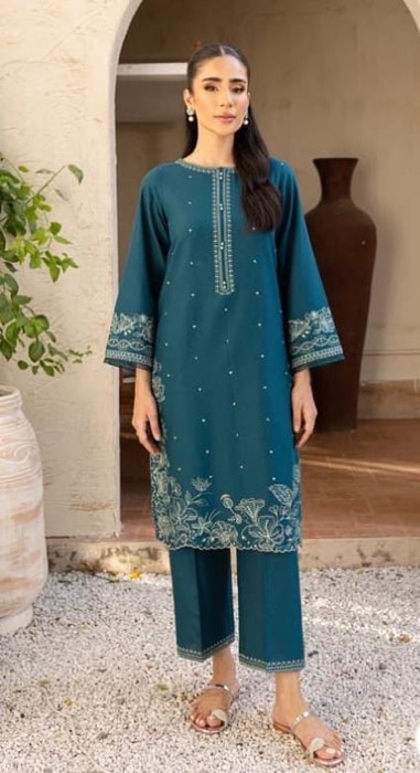 356 close view of winter suit unstitched dress by Kameez Shop