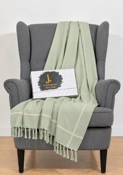 High end gents winter chaddar with perfect gift packaging