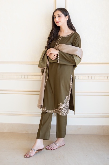 Unstitched winter dhanak suit perfect for cold weather