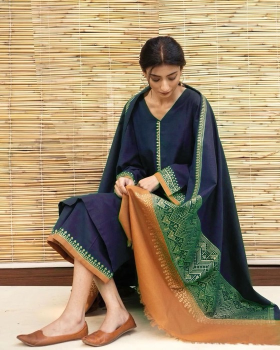 Ladies luxury unstitched 3 piece dhanak outfit