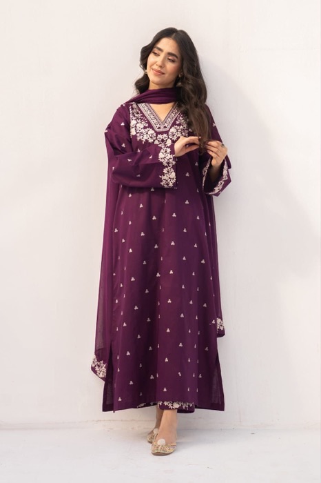 Classic unstitched 3 piece winter wear for Pakistani women