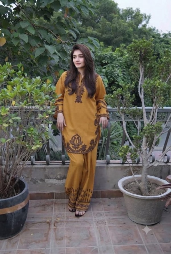 Premium quality Batik 302 pure dhanak 2 piece embroidered winter suit for women